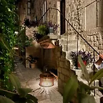 Casa Marlonito